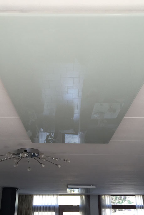 iHeatpanel plafondmontage in een woonruimte als verwarming zonder radiatoren